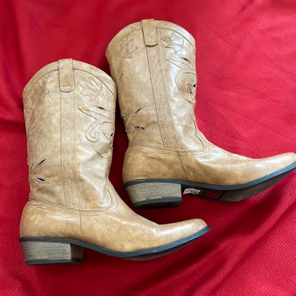 Western boots - Picture 1 of 5